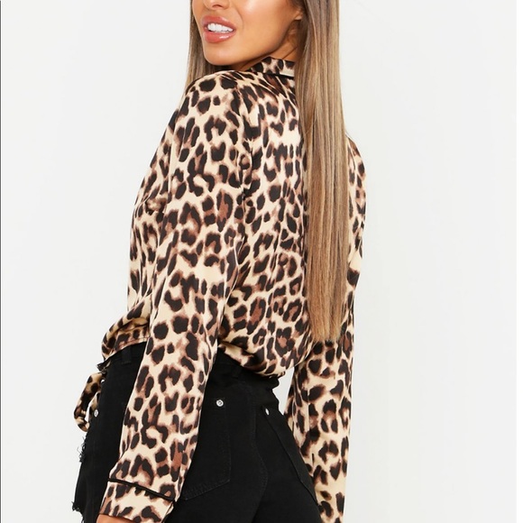 Leopard print wrap top size small/ sold out on boohoo website - Picture 2 of 6